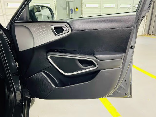 2025 Gravity Gray Kia Soul LX FWD Hatchback