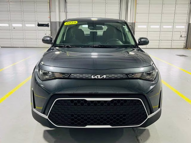 2025 Gravity Gray Kia Soul LX FWD Hatchback