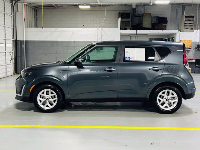 2025 Gravity Gray Kia Soul LX FWD Hatchback