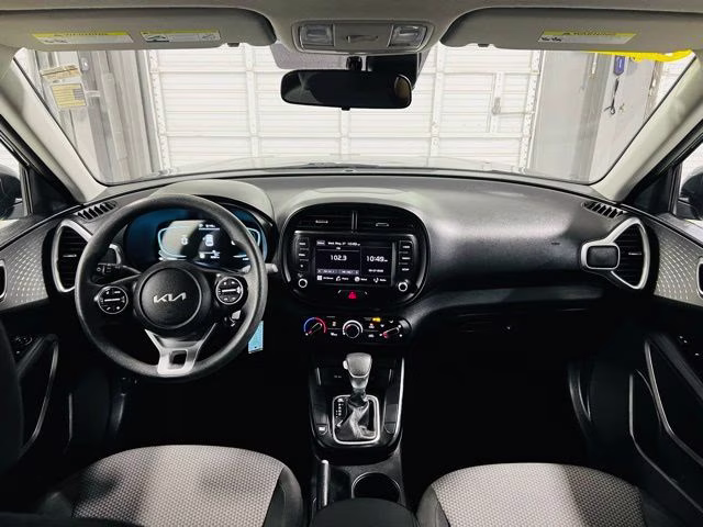 2025 Gravity Gray Kia Soul LX FWD Hatchback