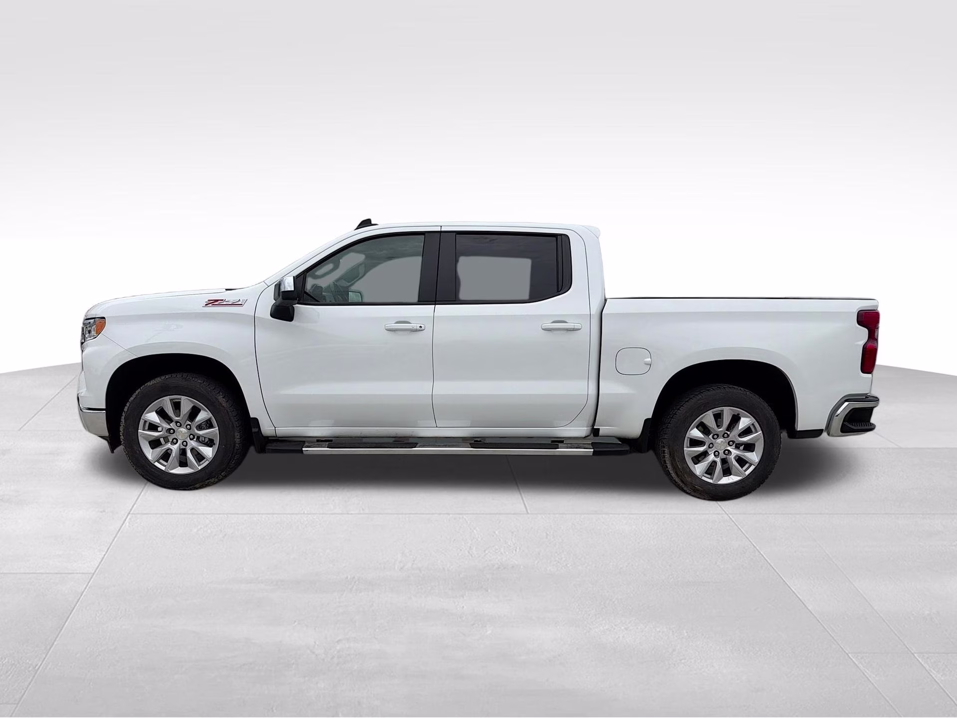 2025 Summit White Chevrolet Silverado 1500 LT 4X4 Truck