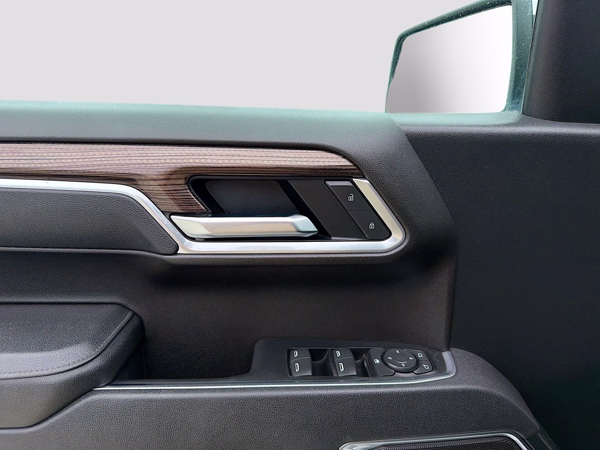 2025 Summit White Chevrolet Silverado 1500 LT 4X4 Truck