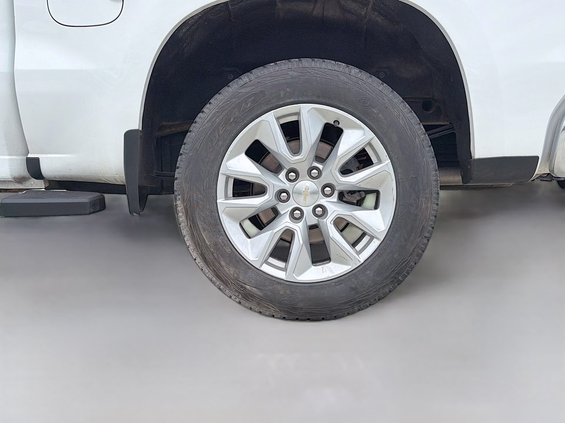2025 Summit White Chevrolet Silverado 1500 LT 4X4 Truck