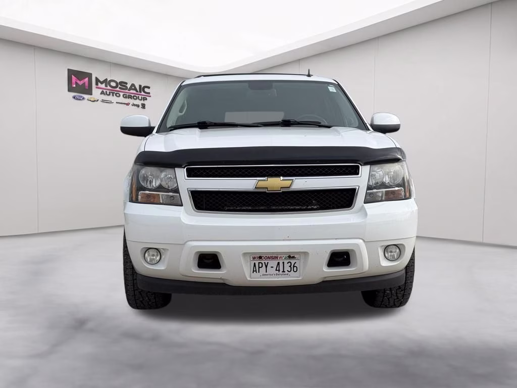 2014 Summit White Chevrolet Suburban 1500 LT 4X4 SUV