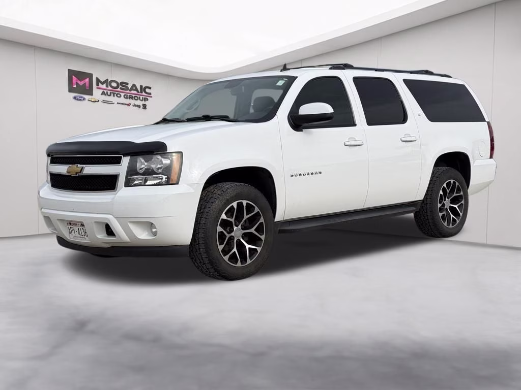 2014 Summit White Chevrolet Suburban 1500 LT 4X4 SUV