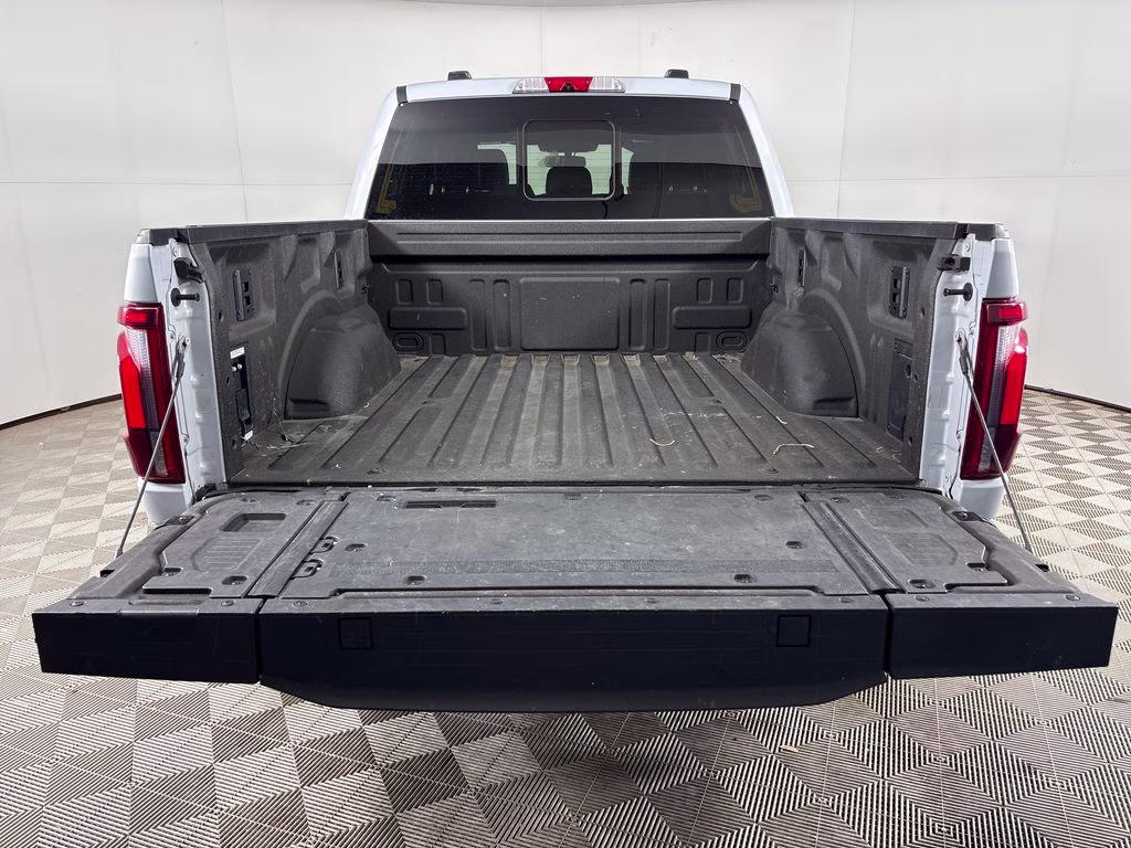 2025 Space White Metallic Ford F-150 Platinum 4X4 Truck