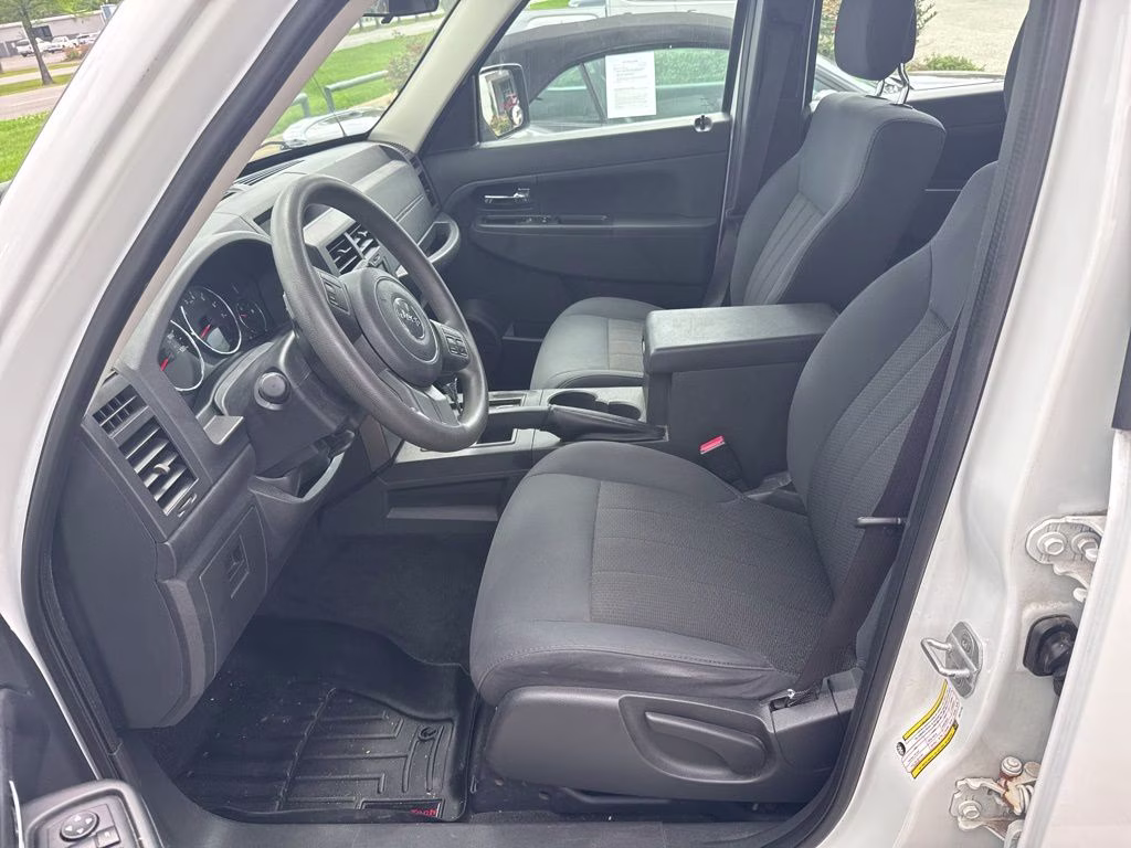2012 Bright White Clearcoat Jeep Liberty Sport 4X4 SUV
