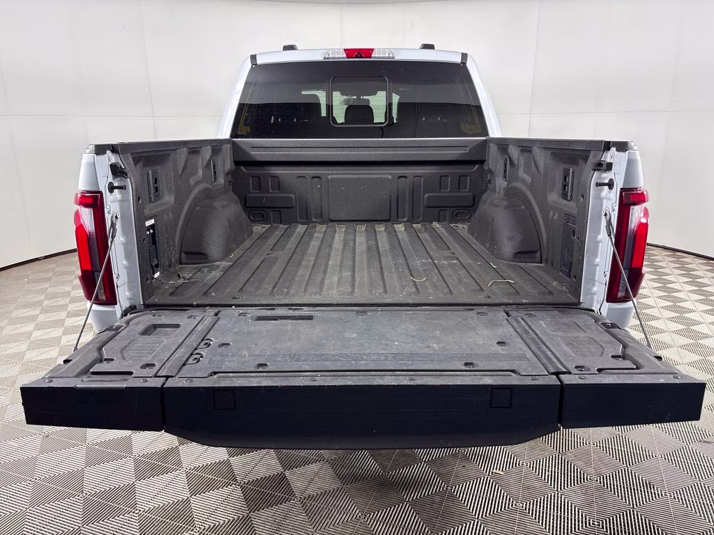 2025 Space White Metallic Ford F-150 Platinum 4X4 Truck