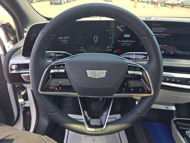 2025 Crystal White Tricoat Cadillac LYRIQ Luxury RWD SUV
