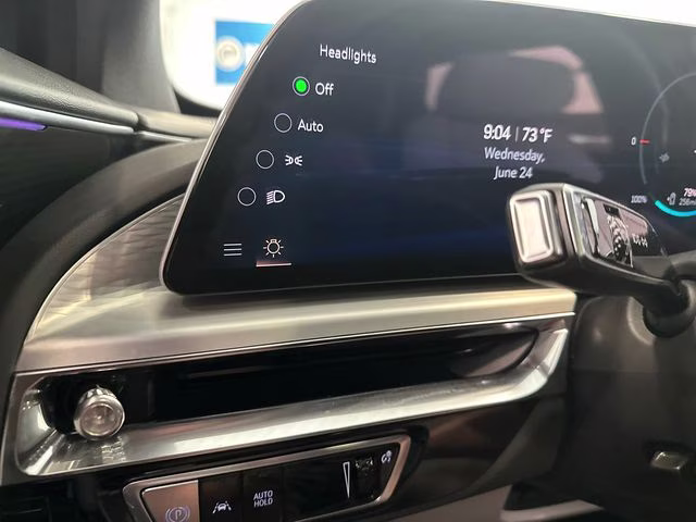 2025 Crystal White Tricoat Cadillac LYRIQ Luxury RWD SUV