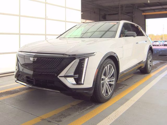 2025 Crystal White Tricoat Cadillac LYRIQ Luxury RWD SUV