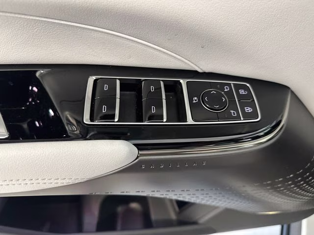2025 Crystal White Tricoat Cadillac LYRIQ Luxury RWD SUV