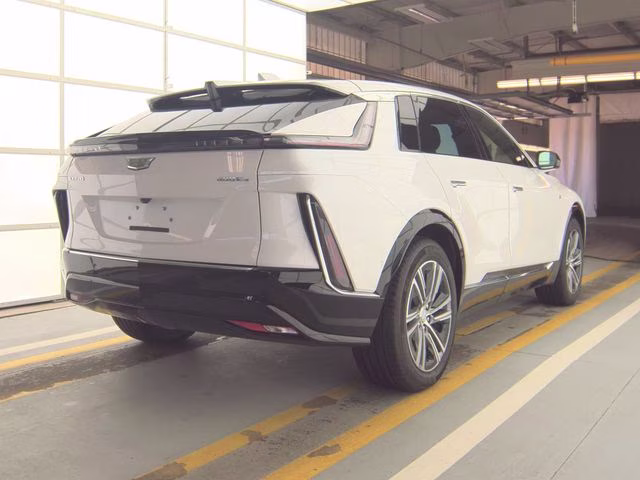 2025 Crystal White Tricoat Cadillac LYRIQ Luxury RWD SUV