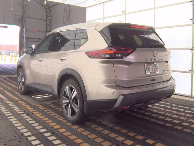 2024 Champagne Silver Metallic Nissan Rogue SL AWD SUV