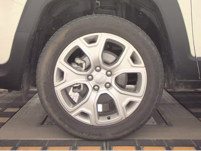 2022 Alpine White Clearcoat Jeep Renegade Limited 4X4 SUV