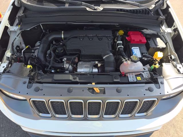 2022 Alpine White Clearcoat Jeep Renegade Limited 4X4 SUV
