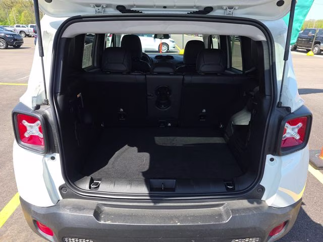 2022 Alpine White Clearcoat Jeep Renegade Limited 4X4 SUV
