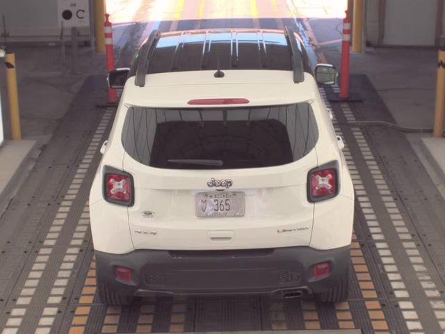 2022 Alpine White Clearcoat Jeep Renegade Limited 4X4 SUV