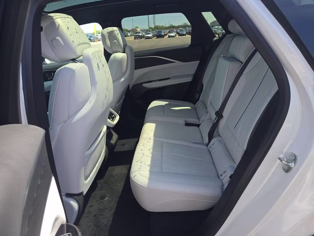 2025 Crystal White Tricoat Cadillac LYRIQ Luxury RWD SUV