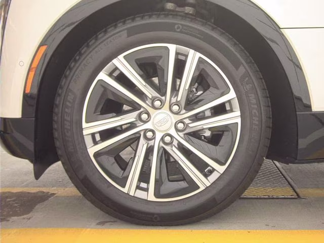 2025 Crystal White Tricoat Cadillac LYRIQ Luxury RWD SUV