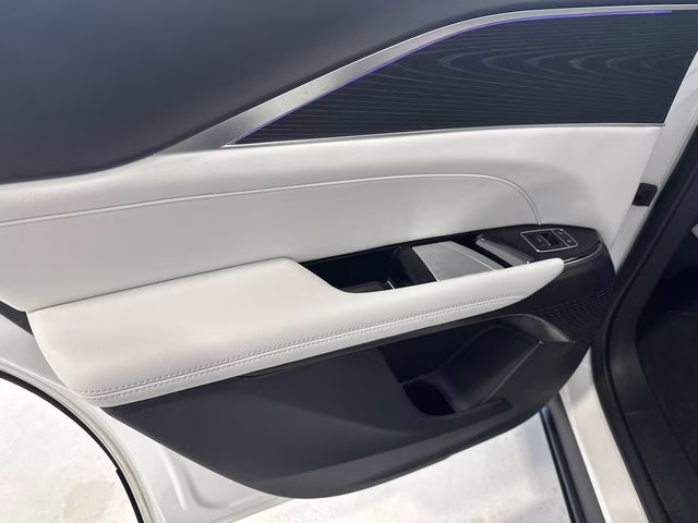 2025 Crystal White Tricoat Cadillac LYRIQ Luxury RWD SUV