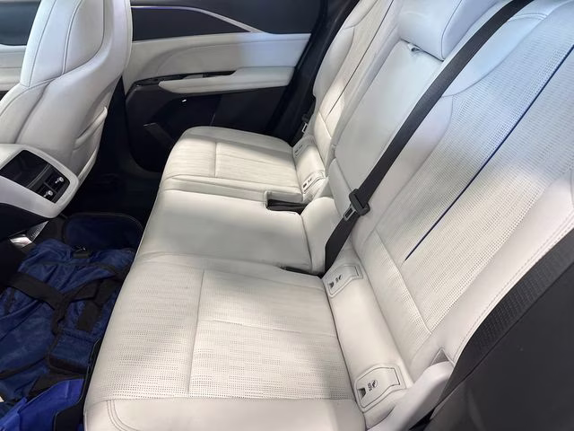 2025 Crystal White Tricoat Cadillac LYRIQ Luxury RWD SUV