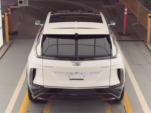 2025 Crystal White Tricoat Cadillac LYRIQ Luxury RWD SUV