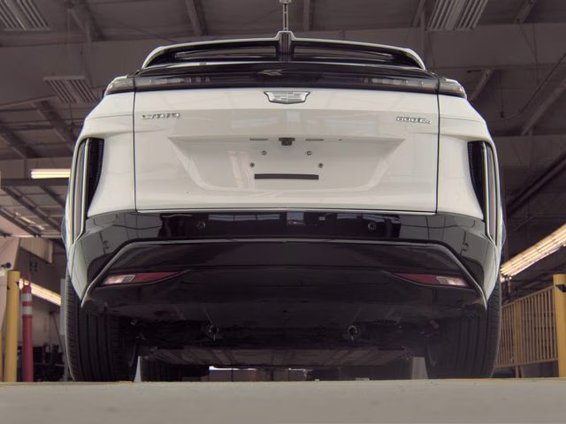 2025 Crystal White Tricoat Cadillac LYRIQ Luxury RWD SUV