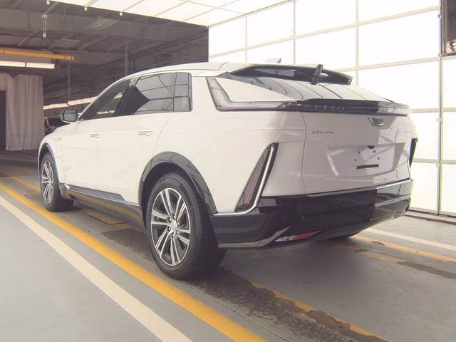 2025 Crystal White Tricoat Cadillac LYRIQ Luxury RWD SUV