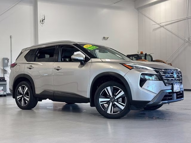 2024 Champagne Silver Metallic Nissan Rogue SL AWD SUV