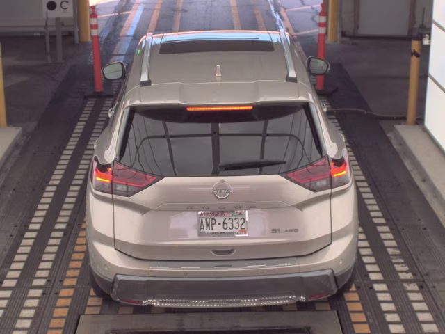 2024 Champagne Silver Metallic Nissan Rogue SL AWD SUV