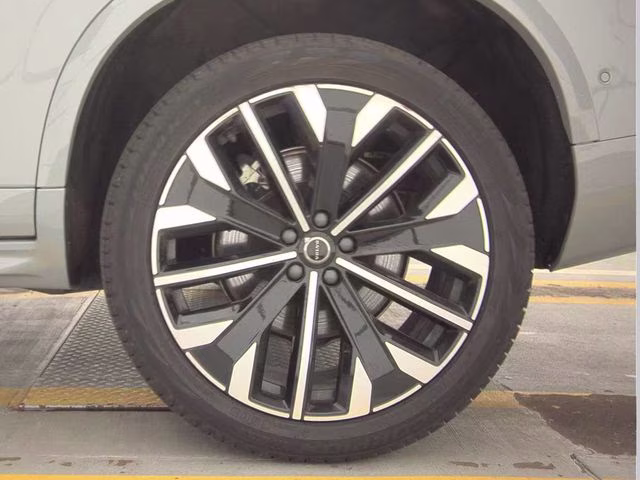 2025 Gray Volvo XC90 B6 Plus 7-Seater AWD SUV