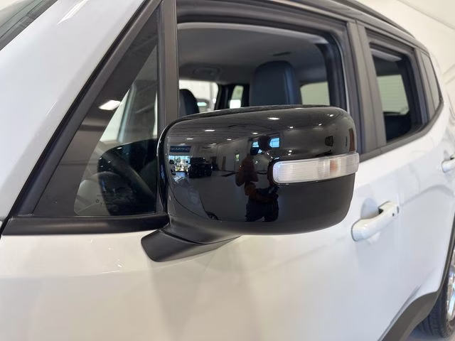2022 Alpine White Clearcoat Jeep Renegade Limited 4X4 SUV