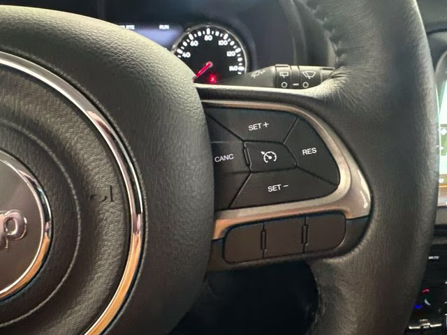 2022 Alpine White Clearcoat Jeep Renegade Limited 4X4 SUV