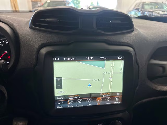 2022 Alpine White Clearcoat Jeep Renegade Limited 4X4 SUV