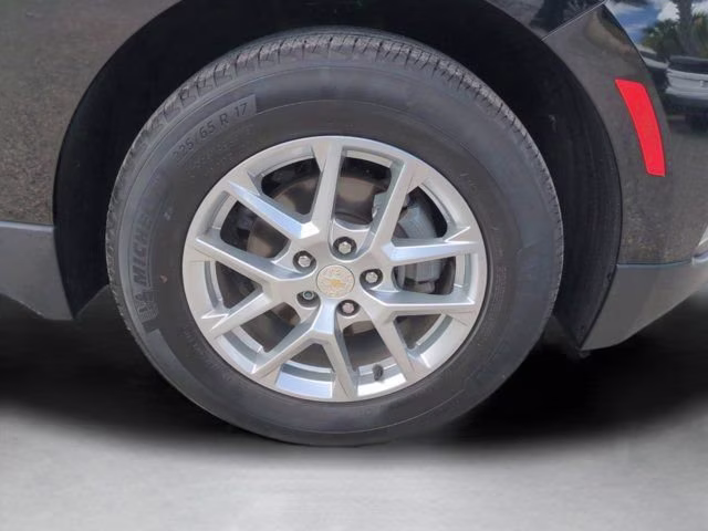 2023 Mosaic Black Metallic Chevrolet Equinox LT FWD SUV