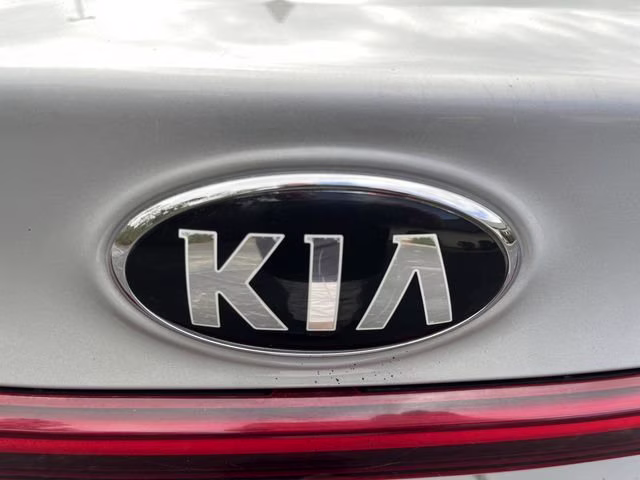 2019 Silky Silver Kia Forte LXS FWD Sedan