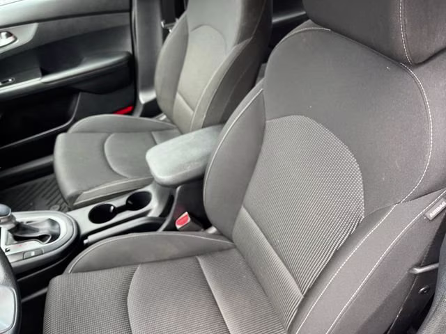 2019 Silky Silver Kia Forte LXS FWD Sedan