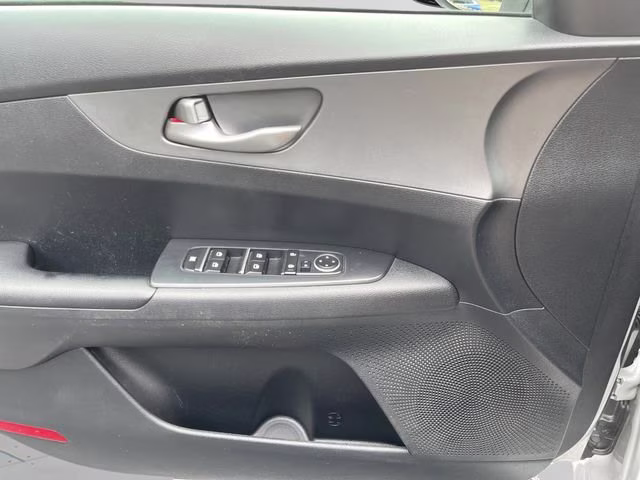 2019 Silky Silver Kia Forte LXS FWD Sedan