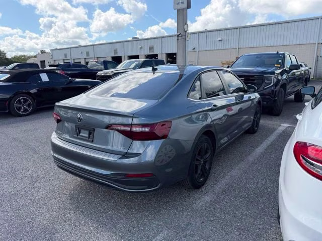 2023 Platinum Gray Metallic Volkswagen Jetta 1.5T SE FWD Sedan