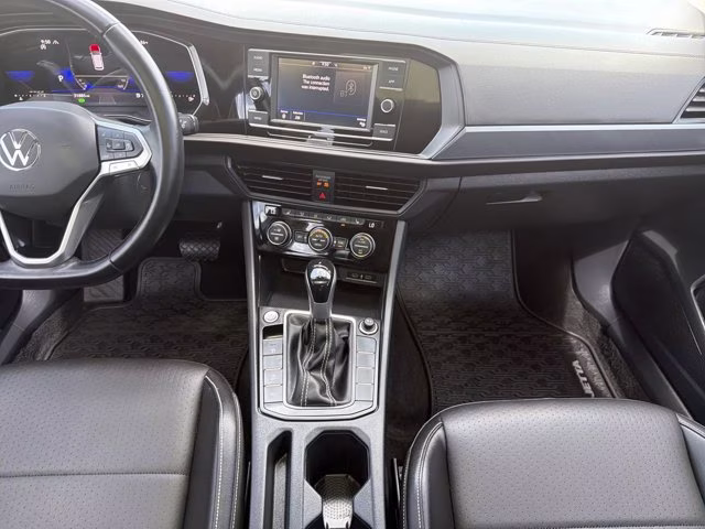 2023 Platinum Gray Metallic Volkswagen Jetta 1.5T SE FWD Sedan