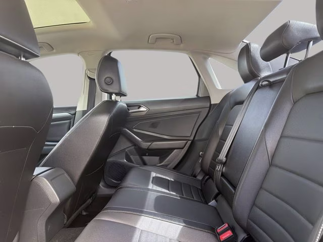 2023 Platinum Gray Metallic Volkswagen Jetta 1.5T SE FWD Sedan