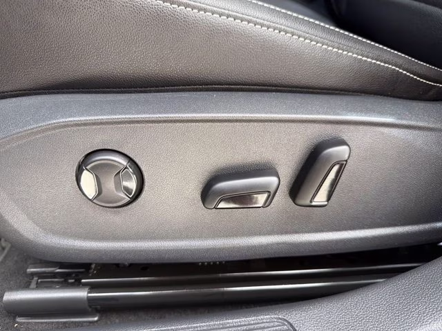 2023 Platinum Gray Metallic Volkswagen Jetta 1.5T SE FWD Sedan