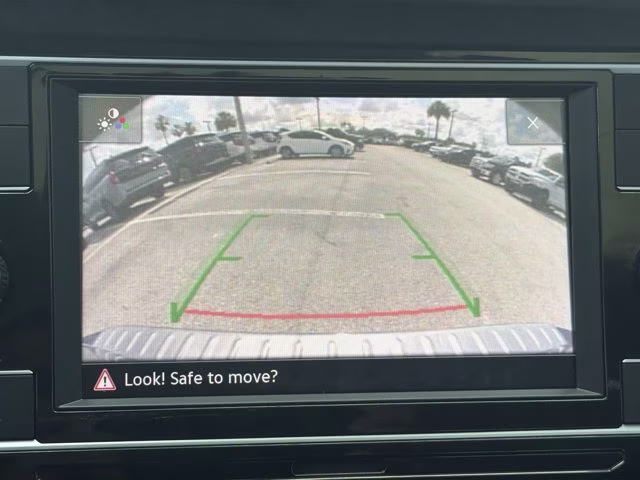 2023 Platinum Gray Metallic Volkswagen Jetta 1.5T SE FWD Sedan
