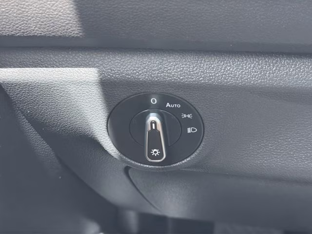 2023 Platinum Gray Metallic Volkswagen Jetta 1.5T SE FWD Sedan