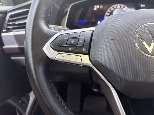 2023 Platinum Gray Metallic Volkswagen Jetta 1.5T SE FWD Sedan