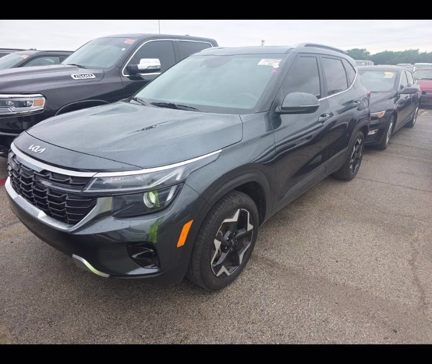 2025 Gravity Gray Kia Seltos EX FWD SUV