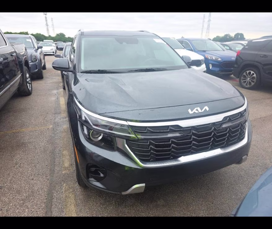 2025 Gravity Gray Kia Seltos EX FWD SUV