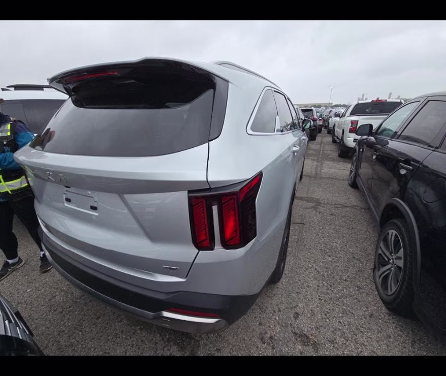2025 Silky Silver Kia Sorento Hybrid EX FWD SUV