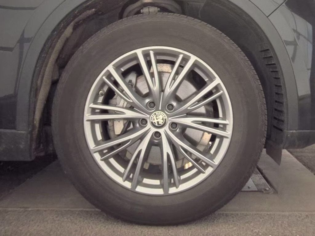 2024 Vulcano Black Metallic Alfa Romeo Stelvio Sprint AWD SUV